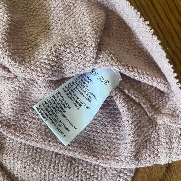 Urban Outfitters - Picture 5 of 8